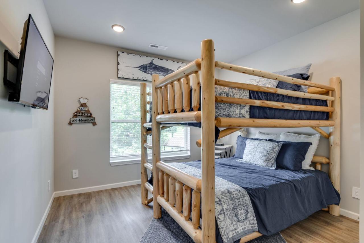 New 3 Bedroom Sleeps 6 Apartment *