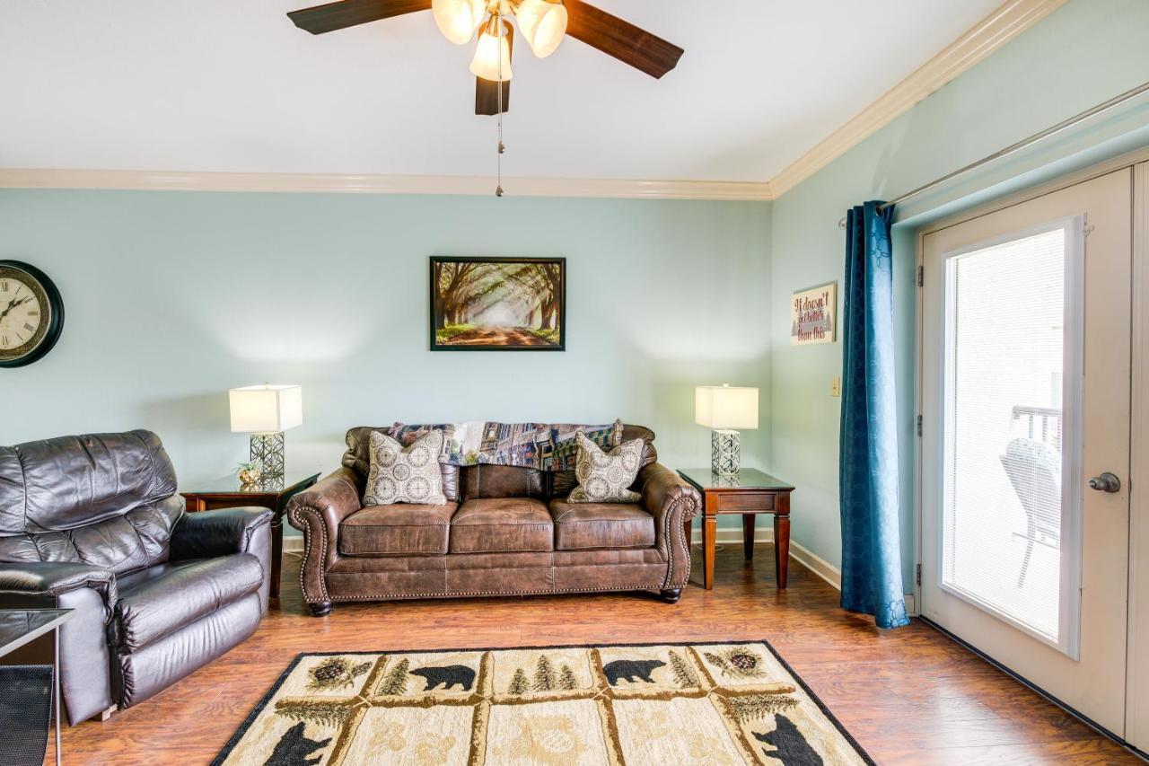 With Community Amenities! Apartment