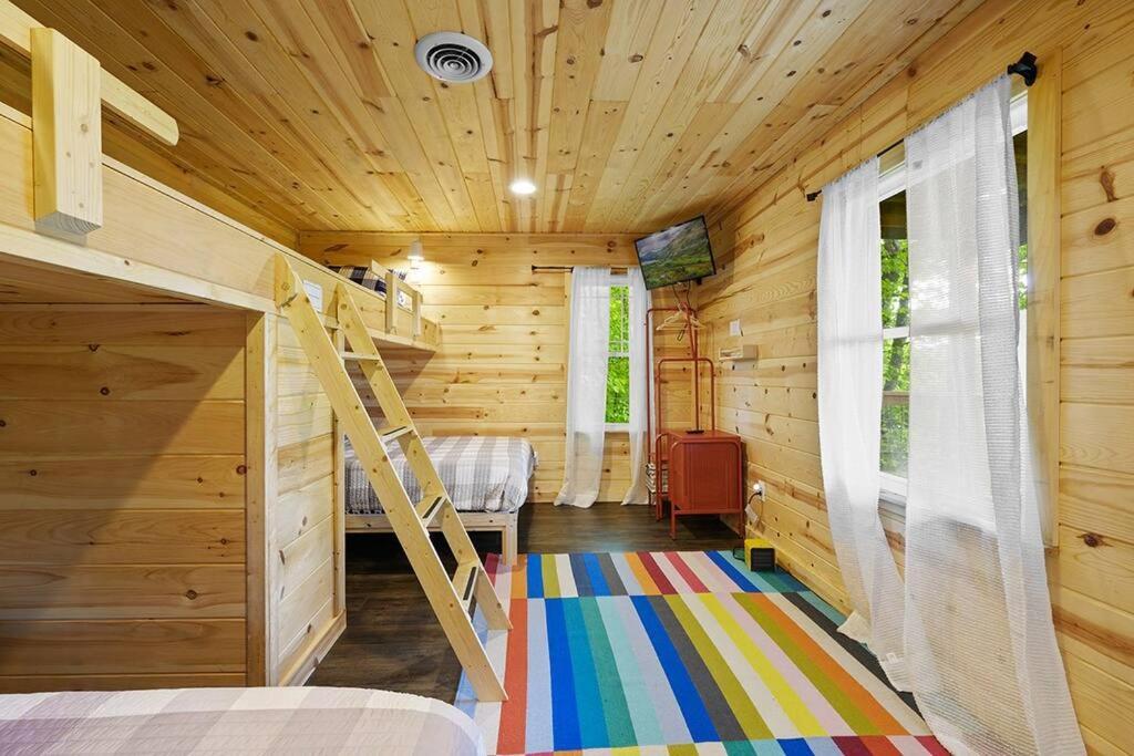Chic Private W/ Epic Views & Amenities! * Pigeon Forge