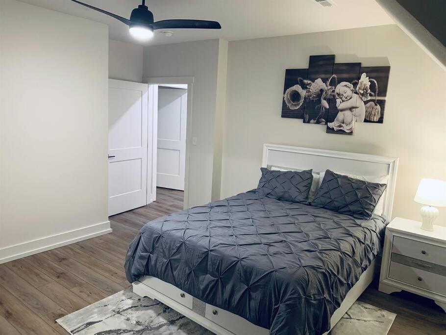 Luxury Bliss, Close To Major Attractions W/game & Gas Grill