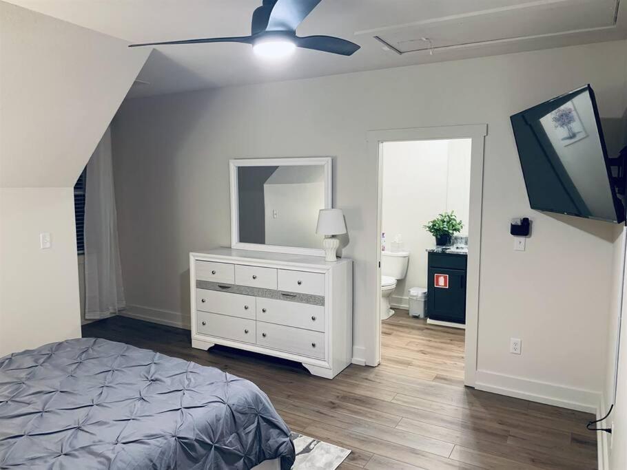 Luxury Bliss, Close To Major Attractions W/game & Gas Grill