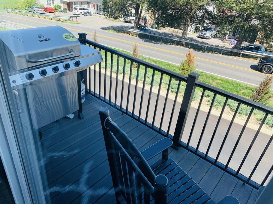 Luxury Bliss, Close To Major Attractions W/game & Gas Grill Pigeon Forge