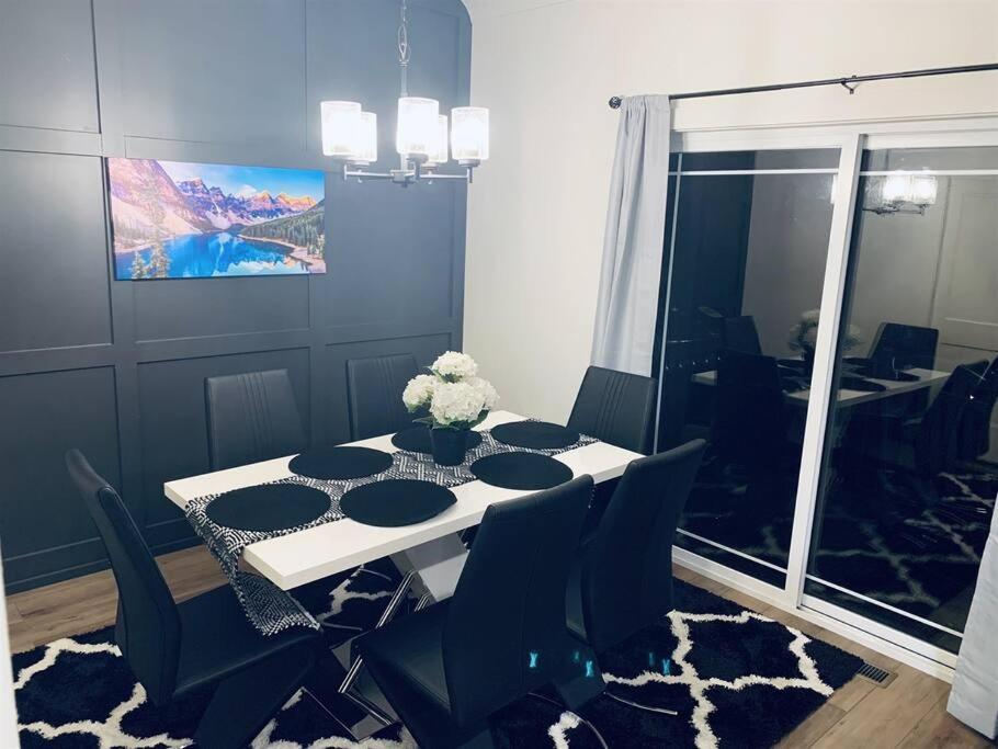 Luxury Bliss, Close To Major Attractions W/game & Gas Grill *
