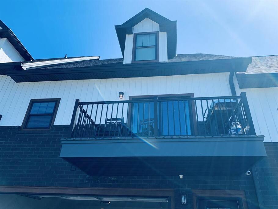 Luxury Bliss, Close To Major Attractions W/game & Gas Grill