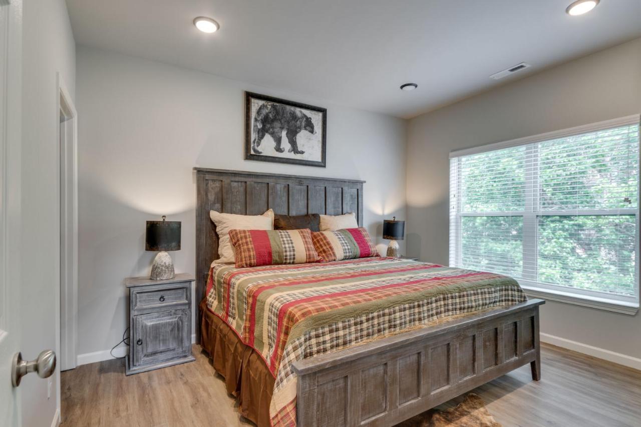 New 3 Bedroom Sleeps 6 Pigeon Forge