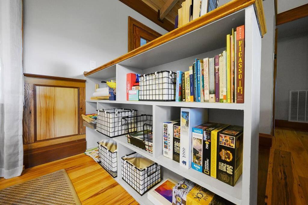 Holiday home Chic Private W/ Epic Views & Amenities!