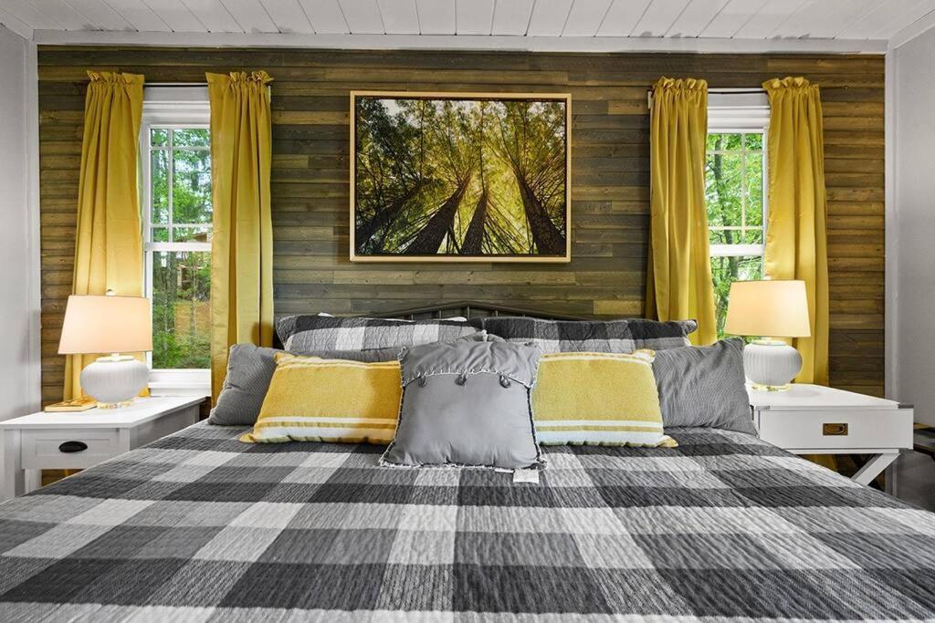 Holiday home Chic Private W/ Epic Views & Amenities! *