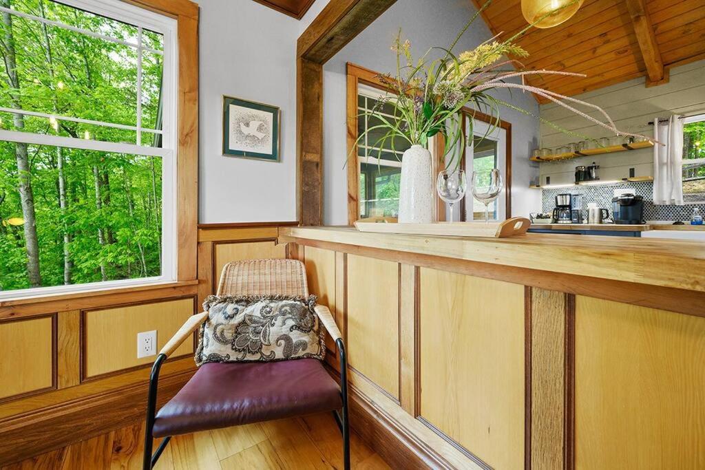 Chic Private W/ Epic Views & Amenities!