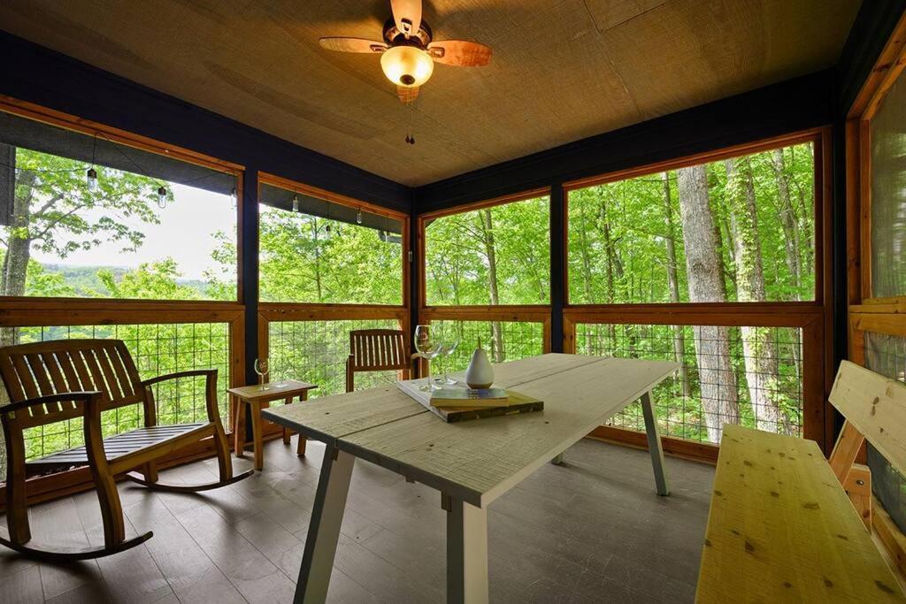 Chic Private W/ Epic Views & Amenities! Pigeon Forge