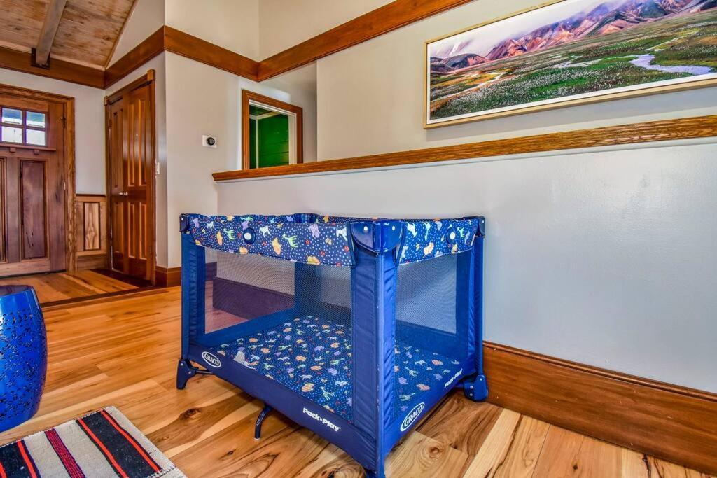 Chic Private W/ Epic Views & Amenities! * Pigeon Forge