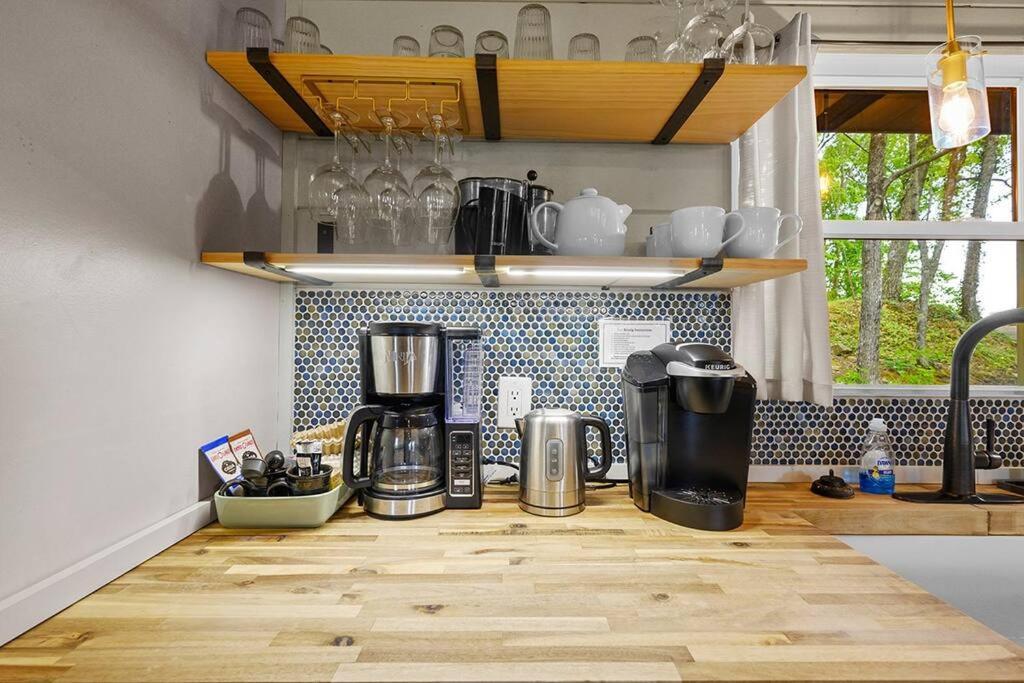 Holiday home Chic Private W/ Epic Views & Amenities! *