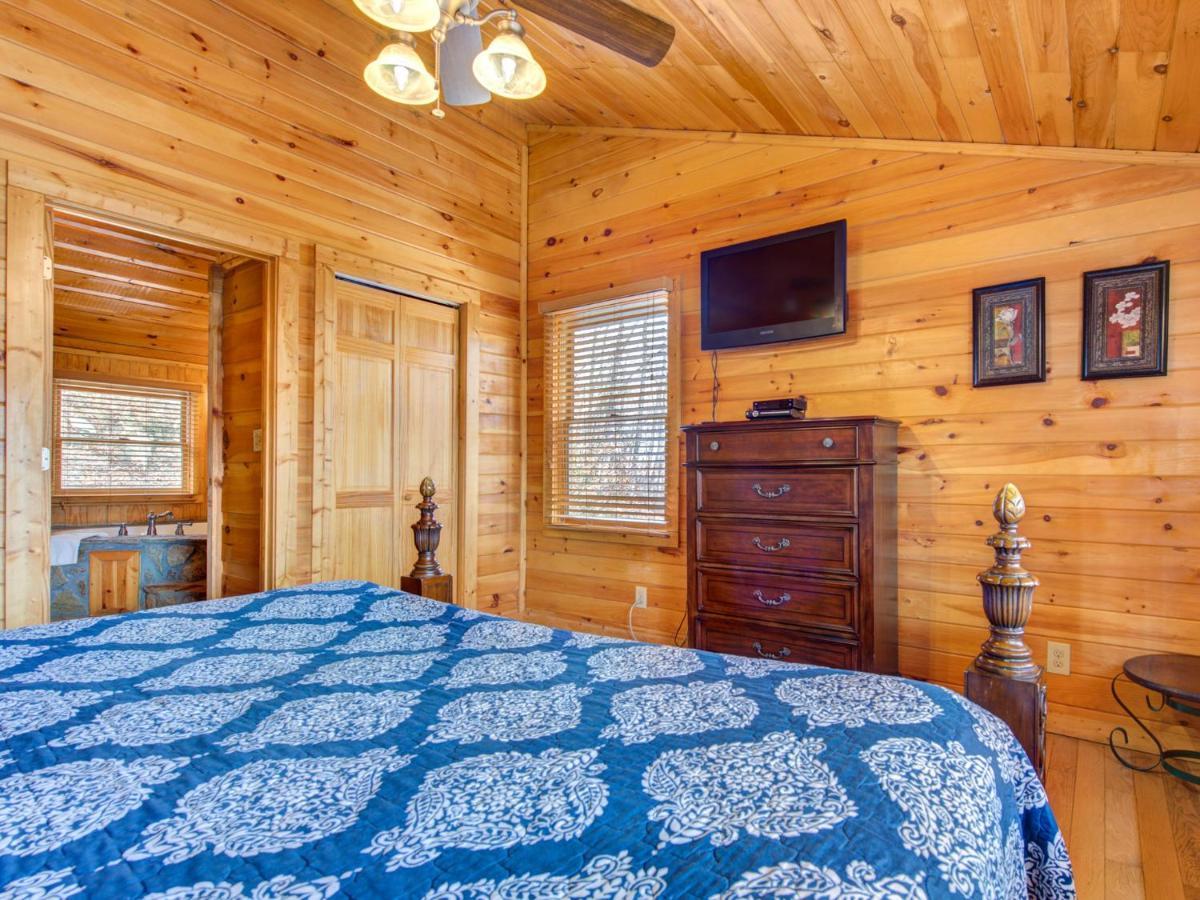 Splashing Sunrise, 2 Bedrooms, Private Pool, Arcade, Hot Tub, Sleeps 6 * Pigeon Forge