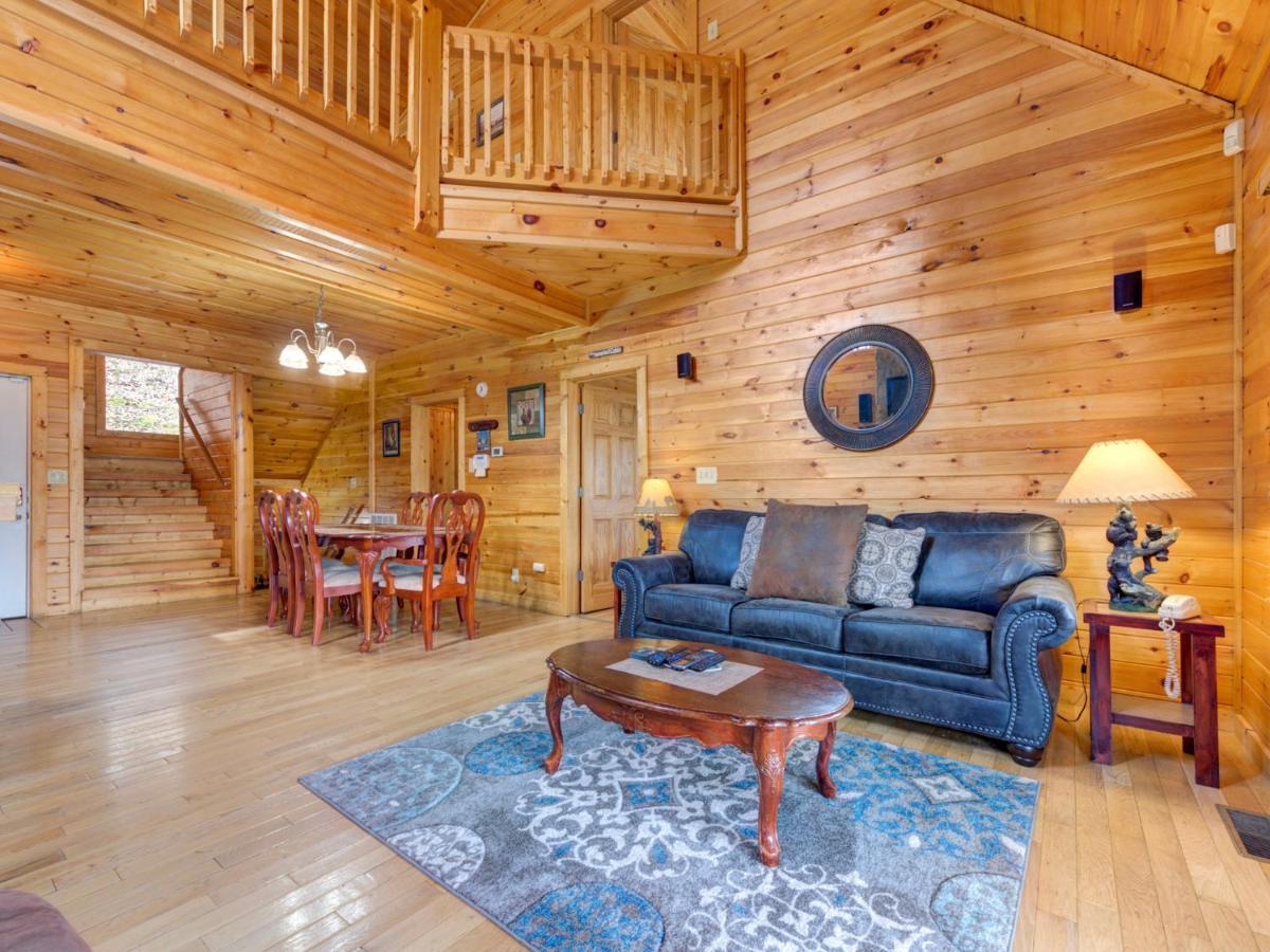 Holiday home Splashing Sunrise, 2 Bedrooms, Private Pool, Arcade, Hot Tub, Sleeps 6 Pigeon Forge