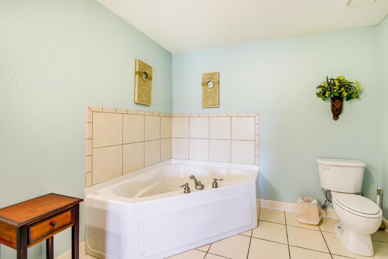 With Community Amenities! Apartment *