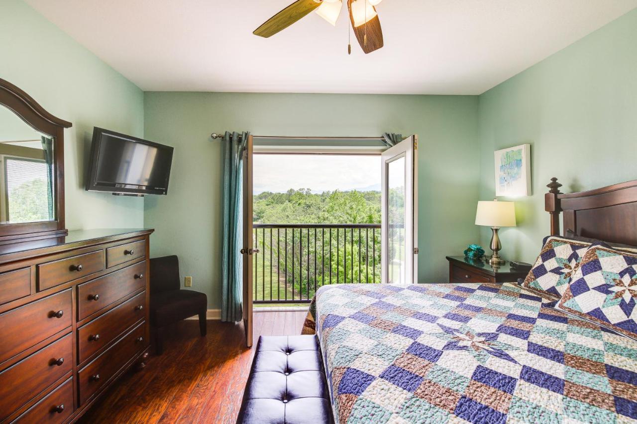 Apartment With Community Amenities! *