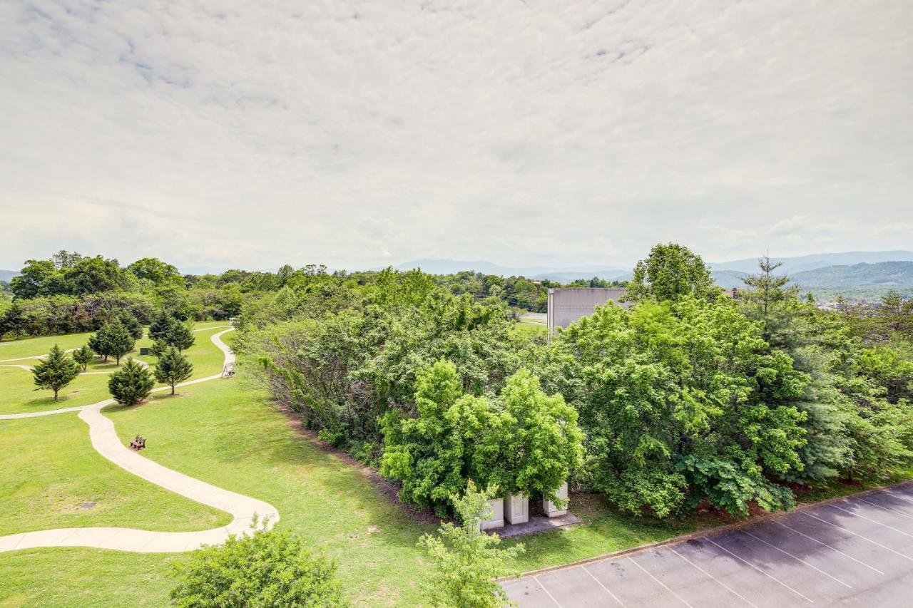 With Community Amenities! Apartment Pigeon Forge