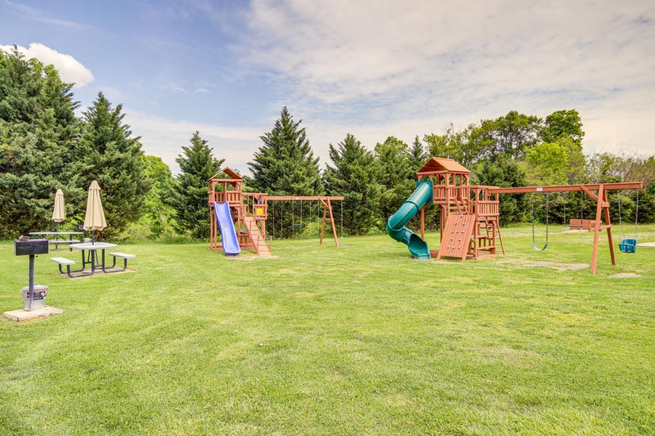 Apartment With Community Amenities!