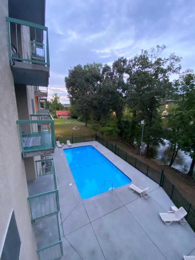 River Place #610 3bd * Pigeon Forge