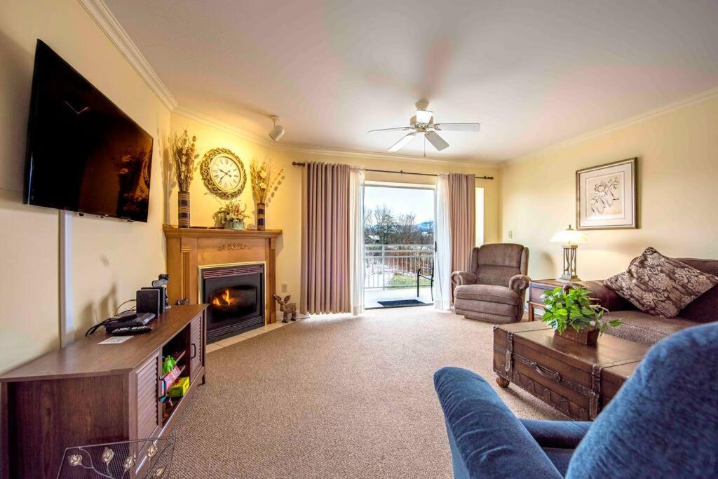 Amazing Mountain Views, 5 Min To Dollywood&parkway