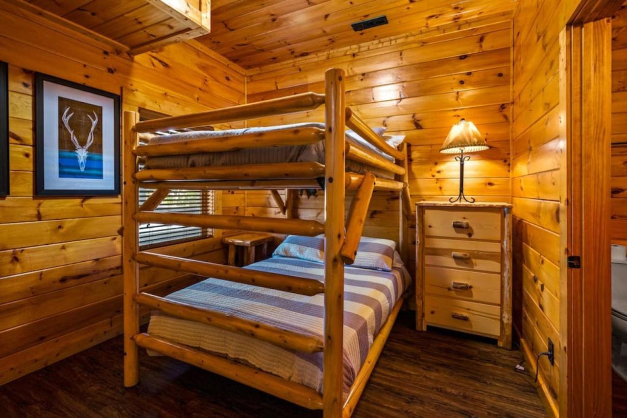 Holiday home New Redesigned Mtn Retreat *