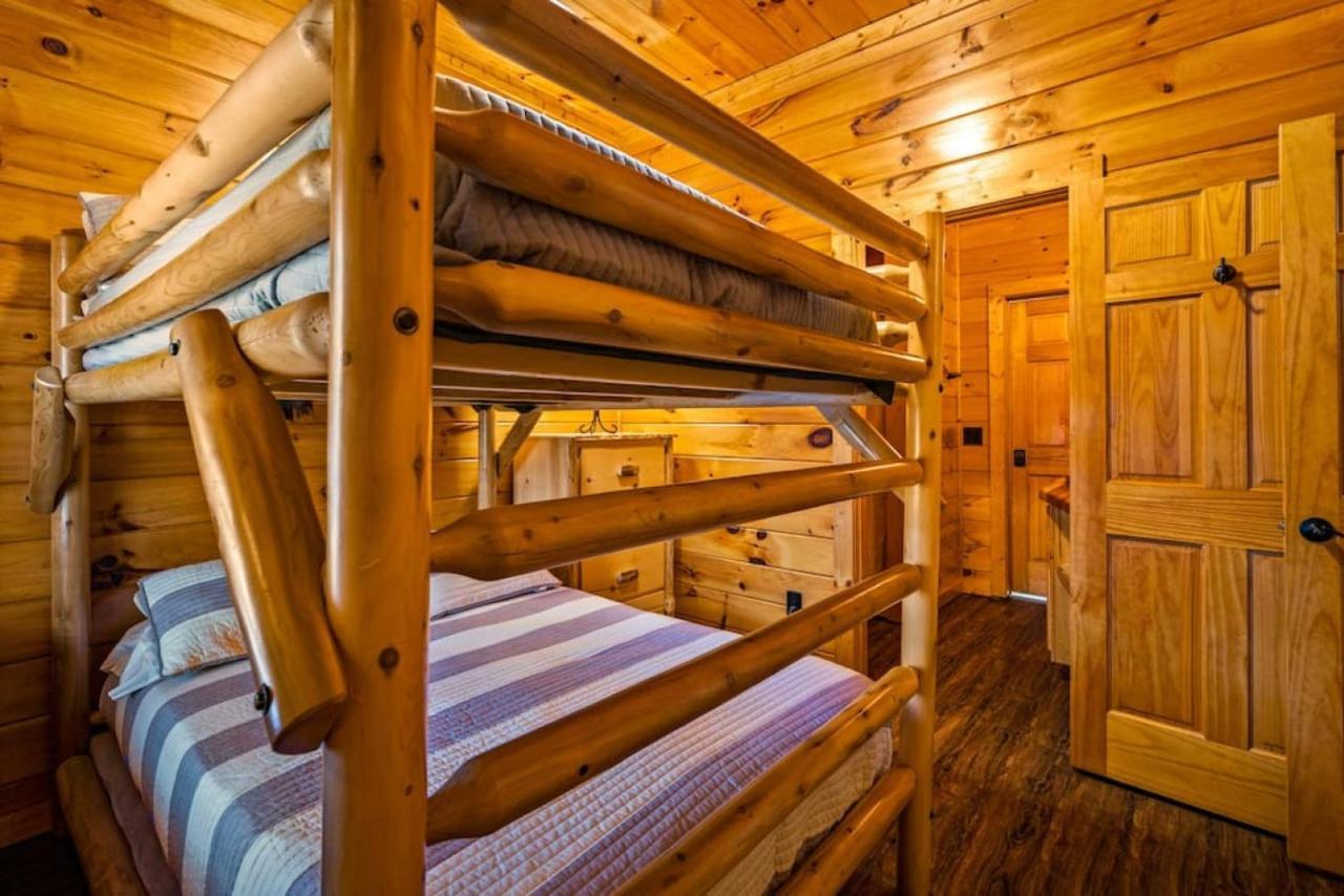 New Redesigned Mtn Retreat Holiday home *