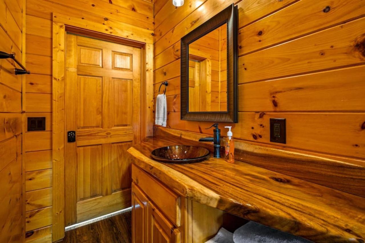 New Redesigned Mtn Retreat Holiday home *