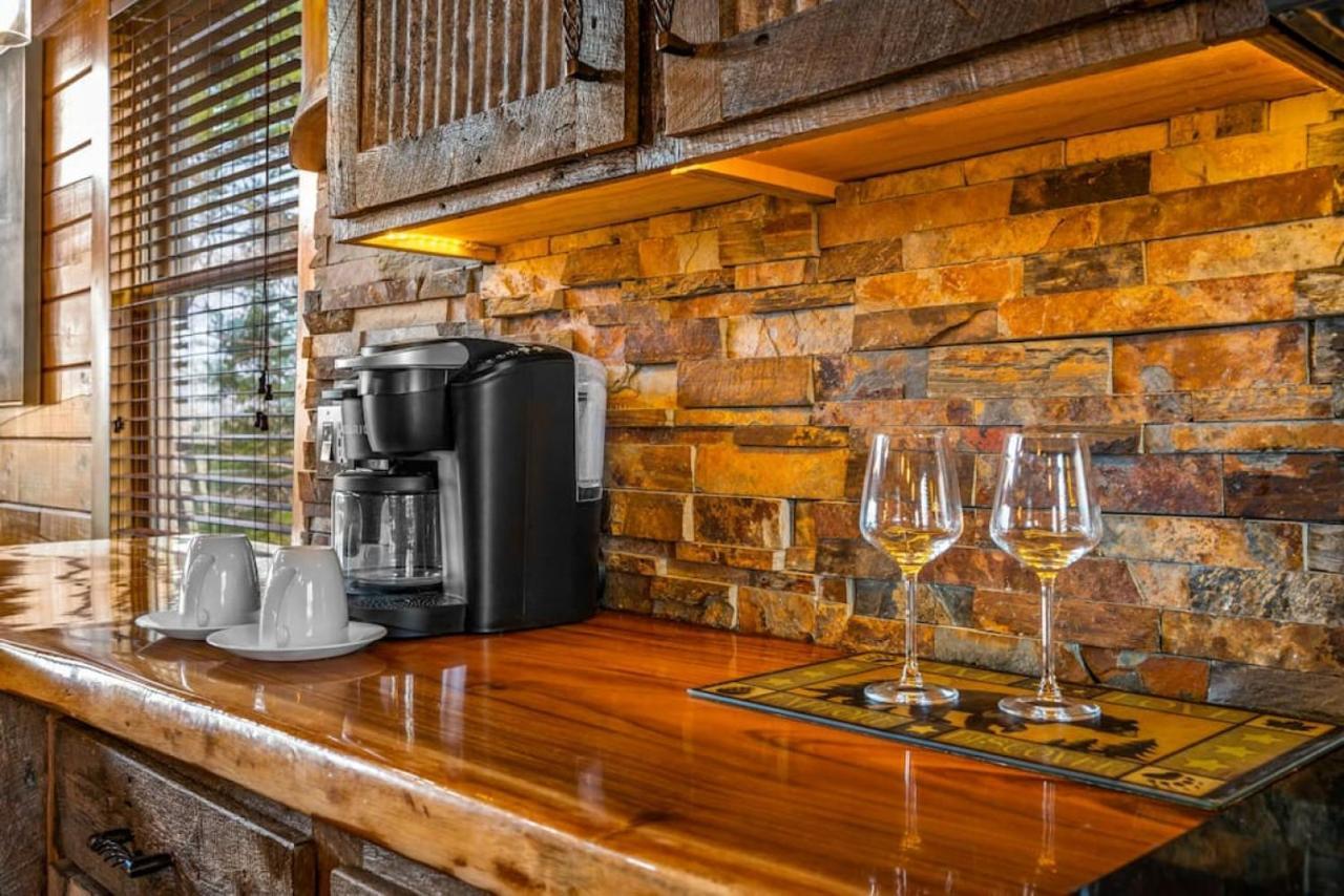 New Redesigned Mtn Retreat Holiday home *
