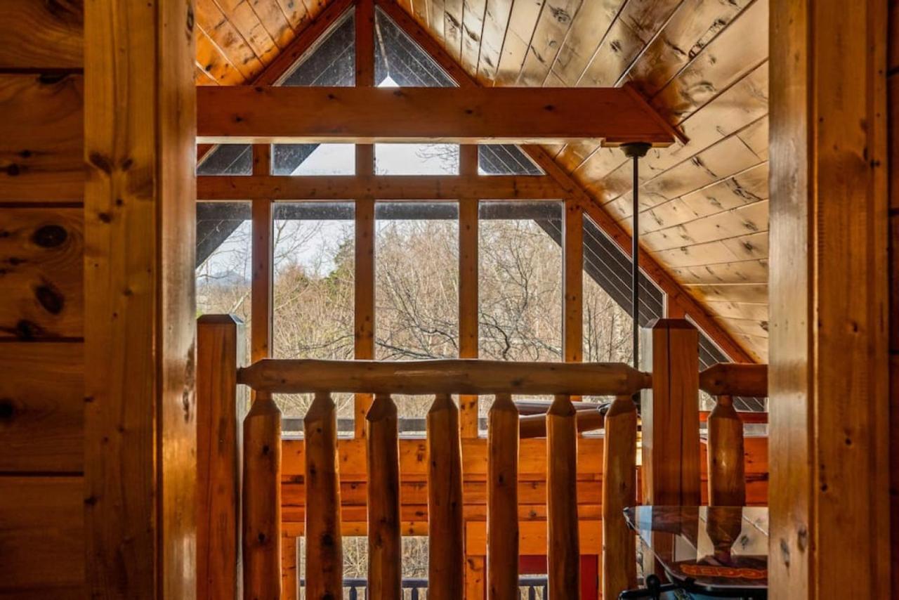 Holiday home New Redesigned Mtn Retreat Pigeon Forge