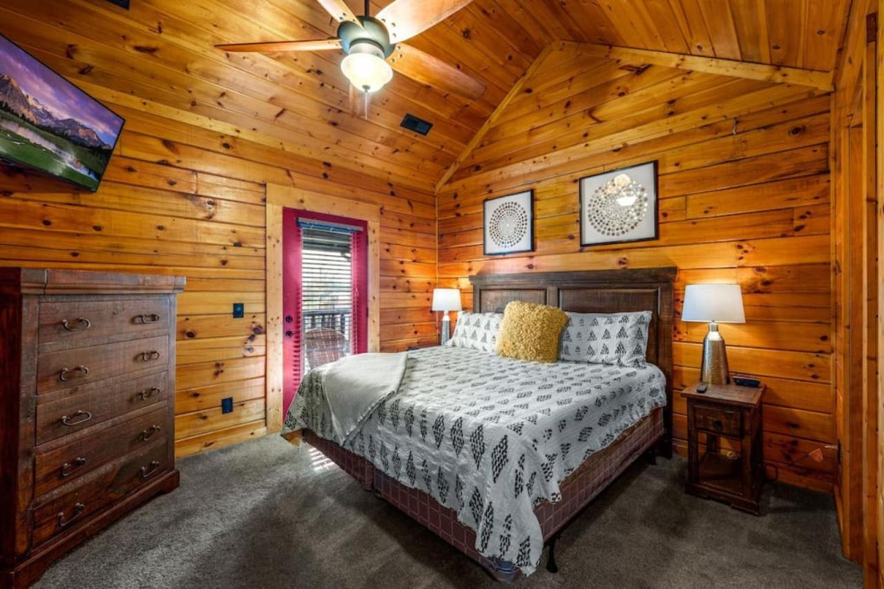 Holiday home New Redesigned Mtn Retreat *