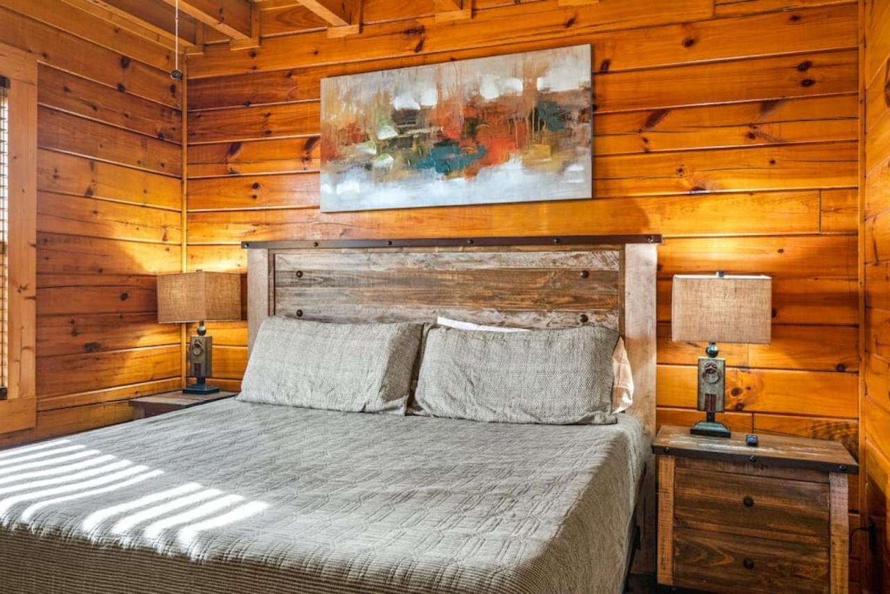 New Redesigned Mtn Retreat Holiday home