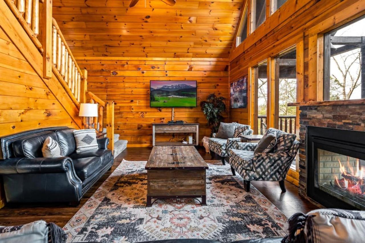 New Redesigned Mtn Retreat * Pigeon Forge