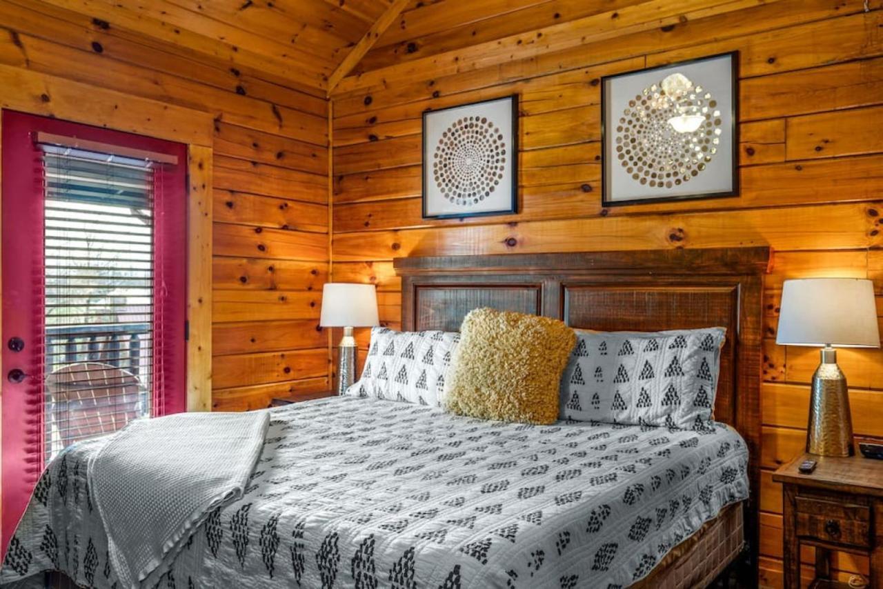 New Redesigned Mtn Retreat Holiday home