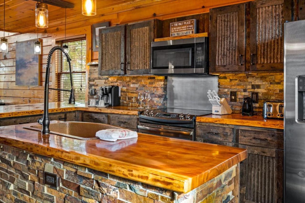Holiday home New Redesigned Mtn Retreat Pigeon Forge