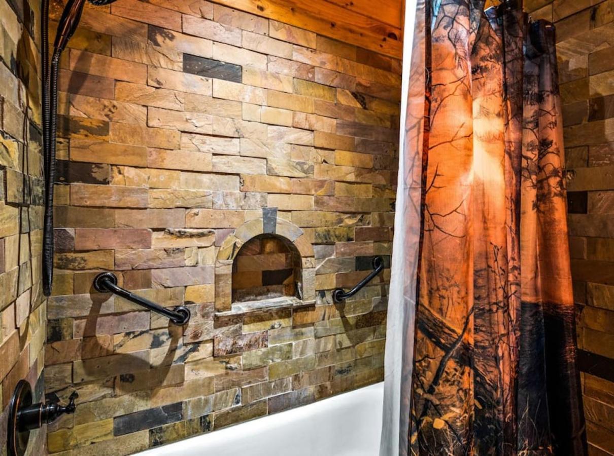 New Redesigned Mtn Retreat * Pigeon Forge