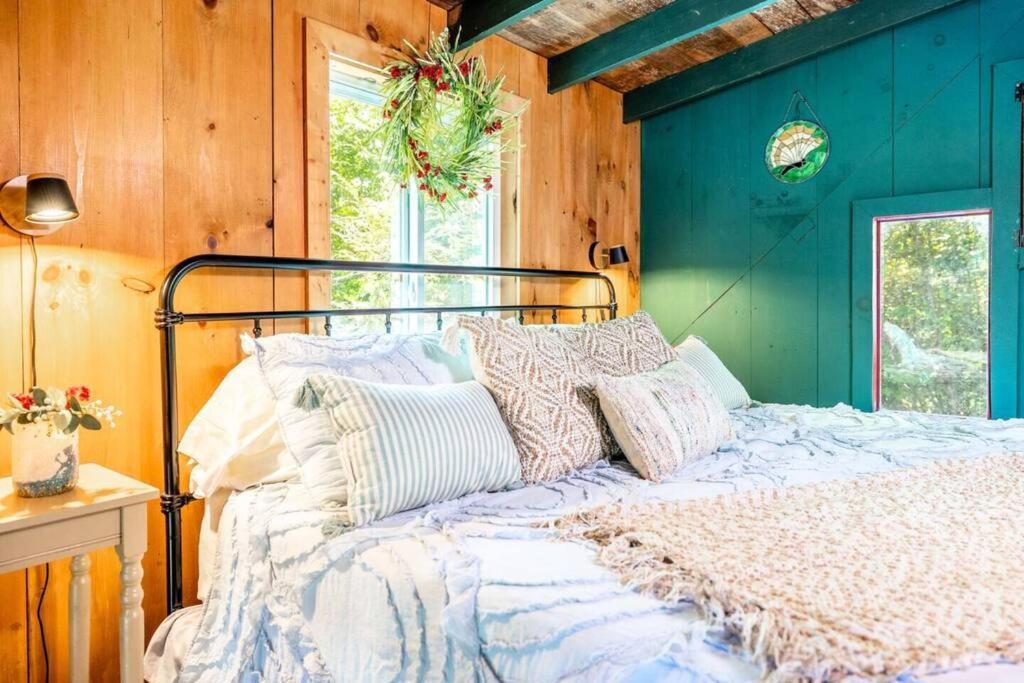 Holiday home Romantic Gem, 2 Acres, Hot Tub, Free Pet, King Bed Pigeon Forge