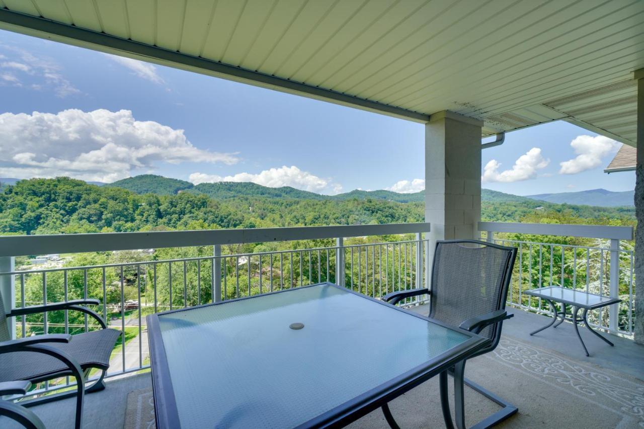 Retreat With Community Pool! Pigeon Forge