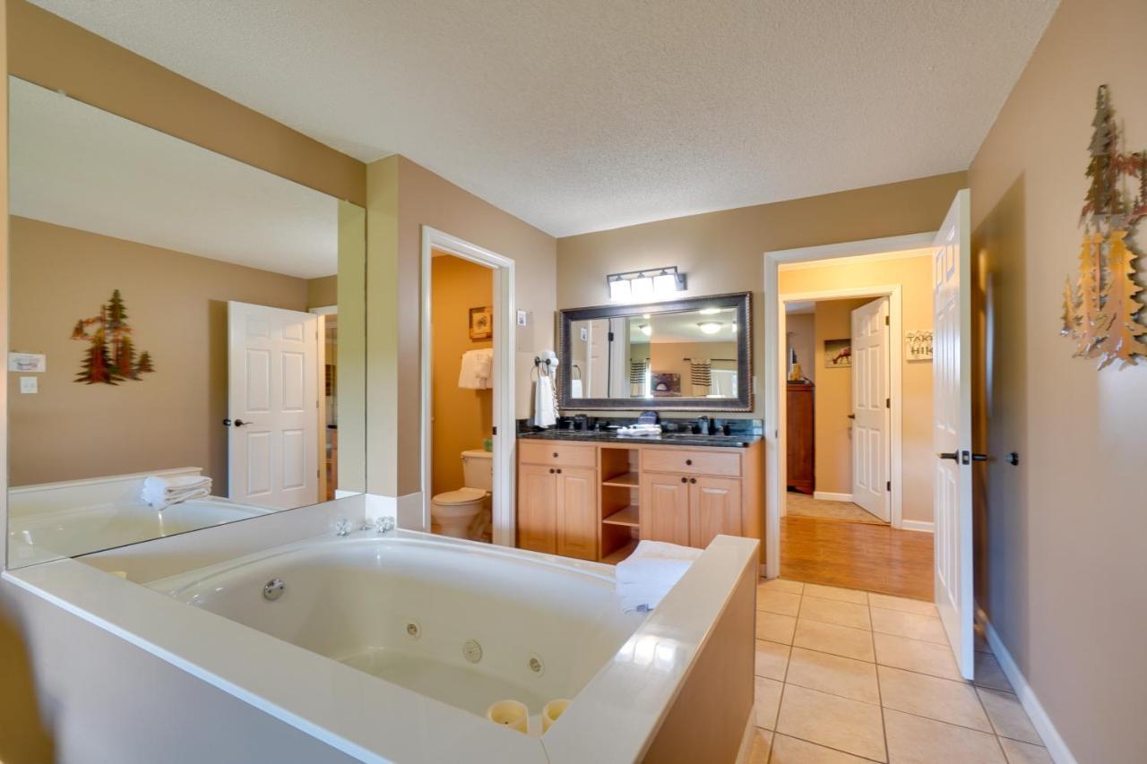Apartment Retreat With Community Pool! Pigeon Forge