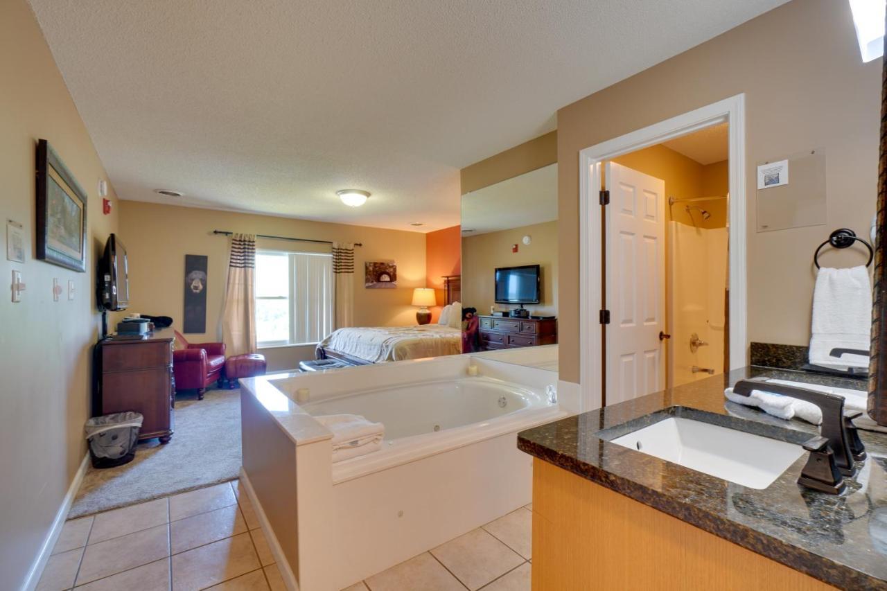 Apartment Retreat With Community Pool!