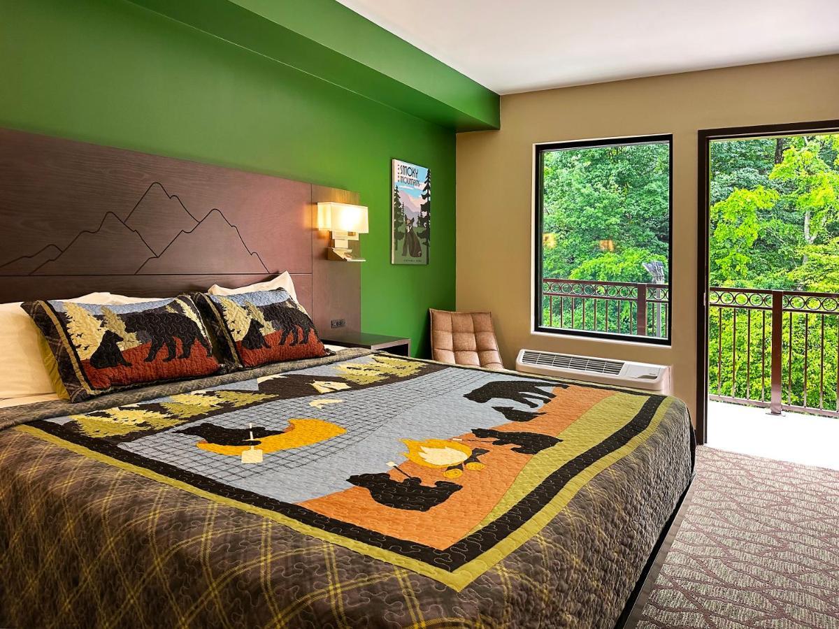 Hotel Country Cascades Waterpark 3*