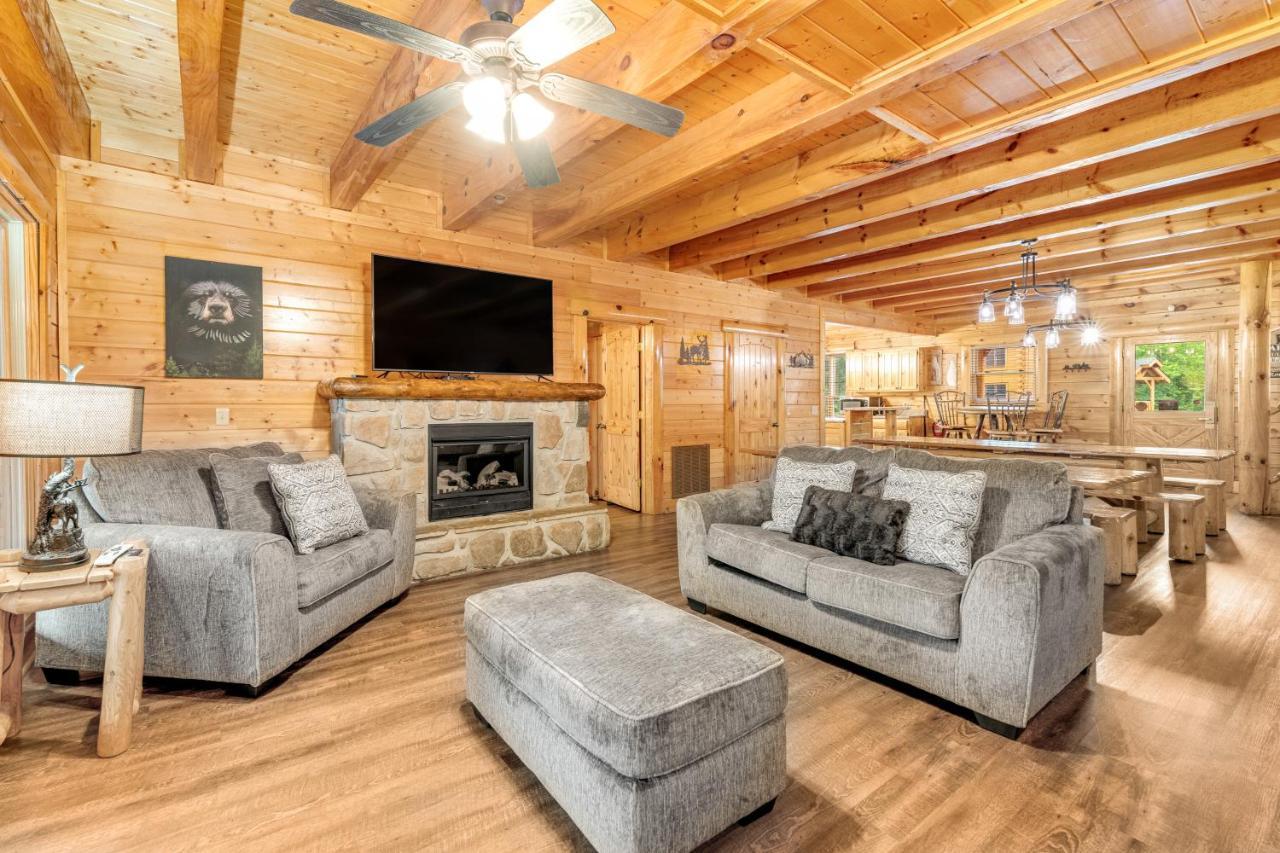 Valhalla Manor * Pigeon Forge
