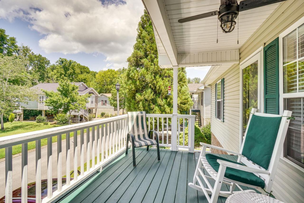 With Deck And Hot Tub Near Town! Holiday home Pigeon Forge