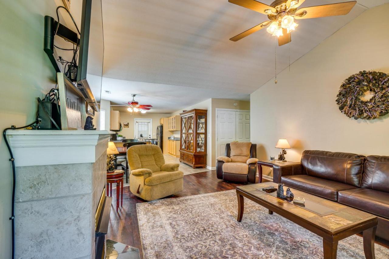 Holiday home With Screened Porch, 3 Mi To Town!