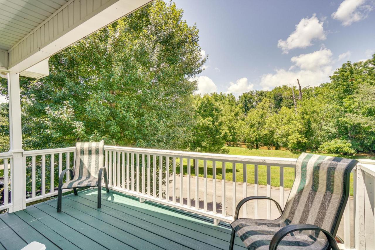 With Deck And Hot Tub Near Town! Holiday home Pigeon Forge