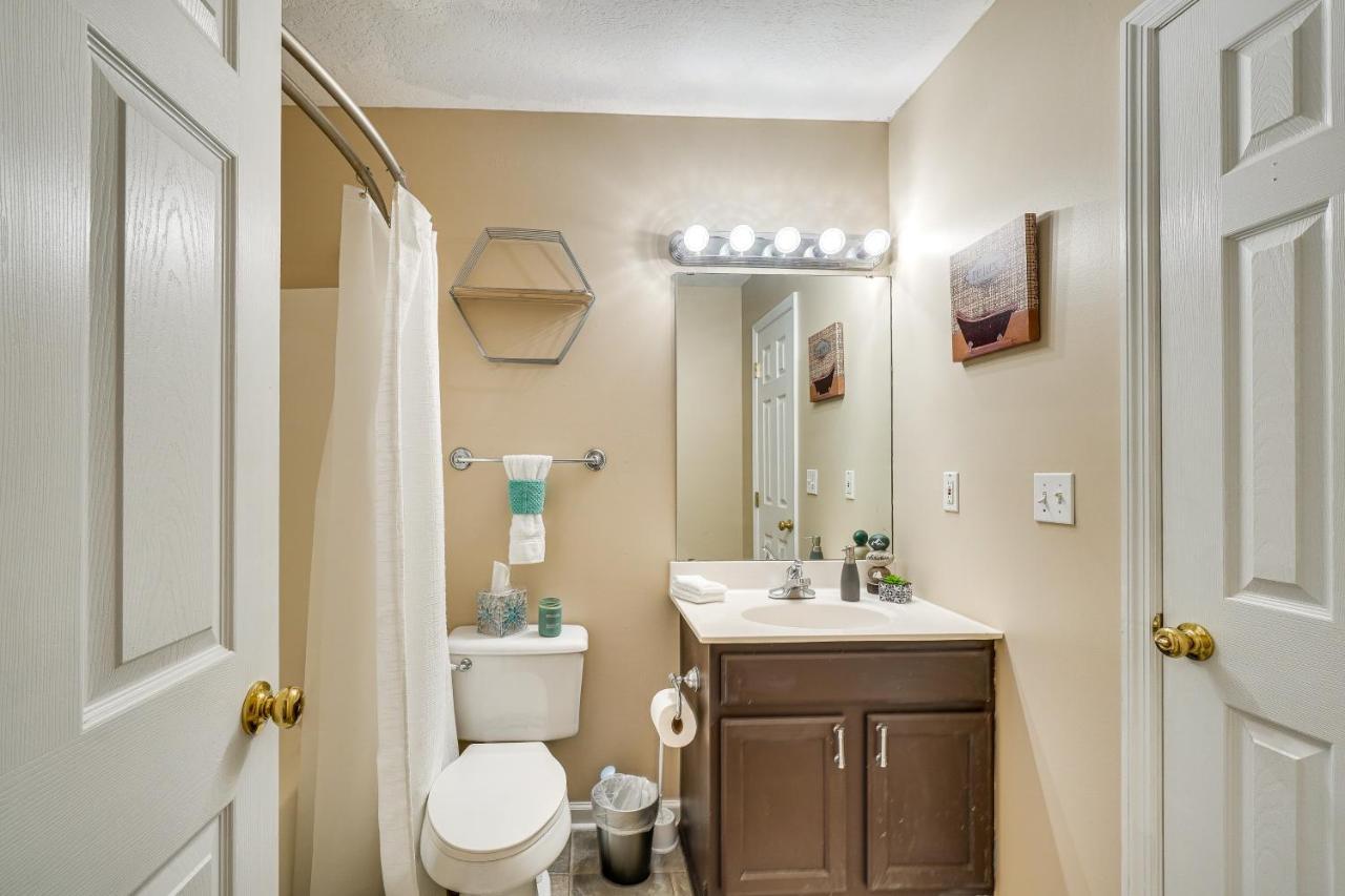 With Screened Porch, 3 Mi To Town!