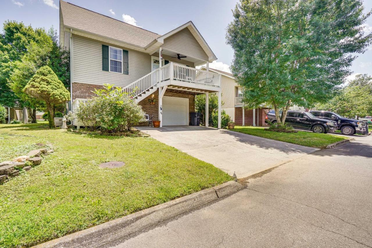 With Deck And Hot Tub Near Town! Holiday home Pigeon Forge