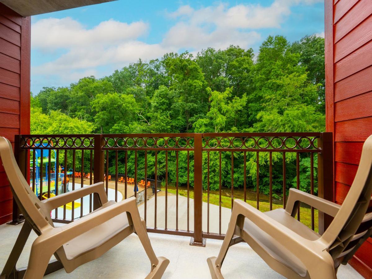 Country Cascades Waterpark Pigeon Forge