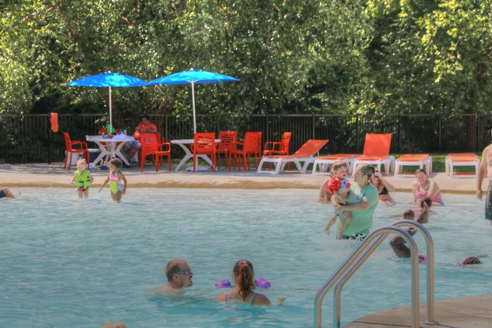 Hotel Country Cascades Waterpark
