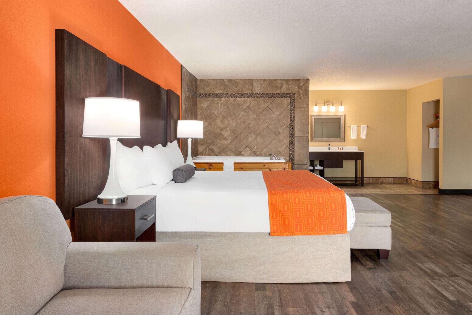 Howard Johnson By Wyndham