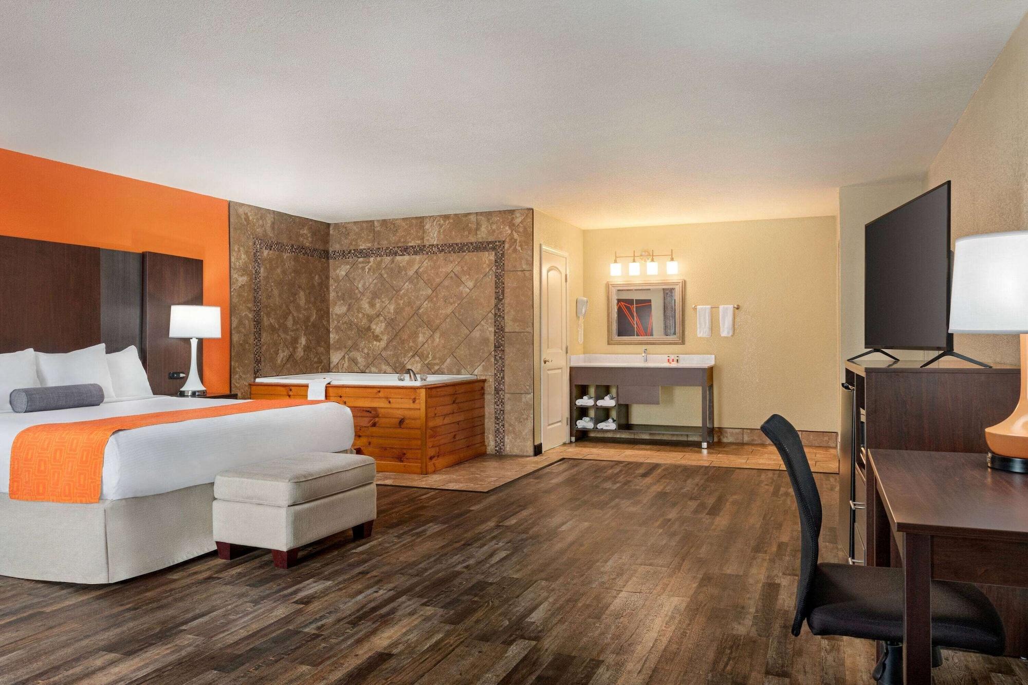 Howard Johnson By Wyndham