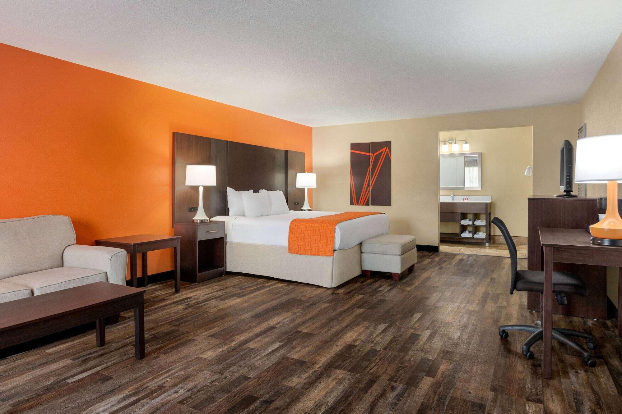 Hotel Howard Johnson By Wyndham 3*